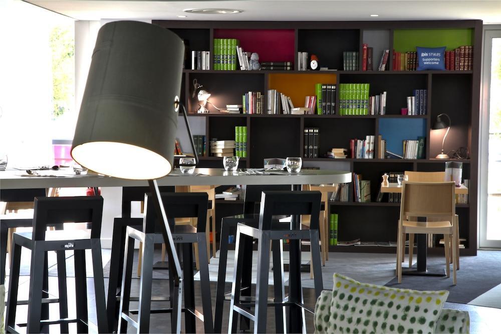 Hotel ibis Styles Nantes Reze Aéroport Exterior foto