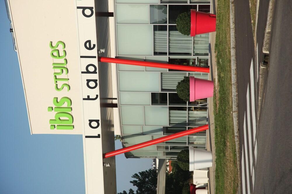 Hotel ibis Styles Nantes Reze Aéroport Exterior foto